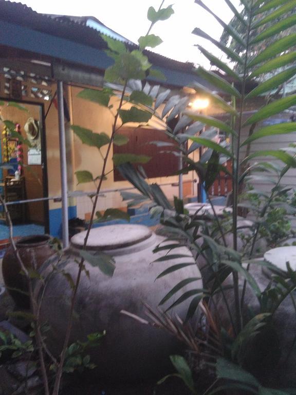 Patchaya Guesthouse Amphawa Buitenkant foto