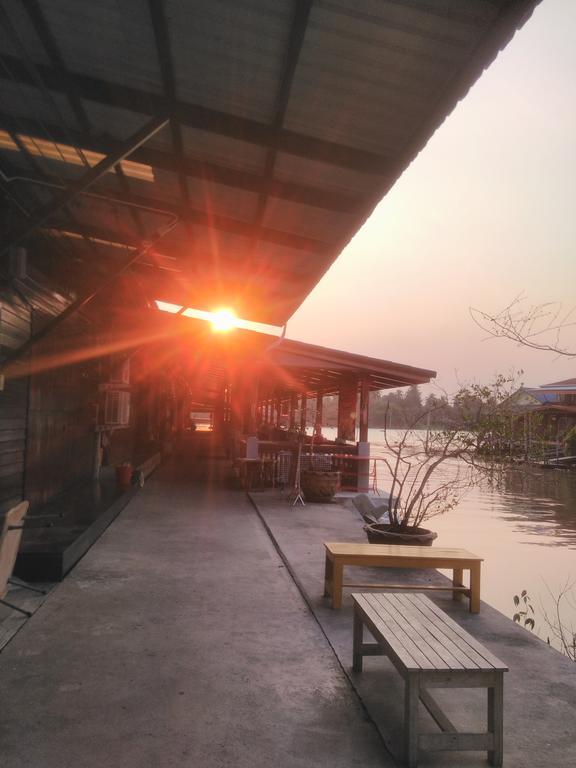 Patchaya Guesthouse Amphawa Buitenkant foto